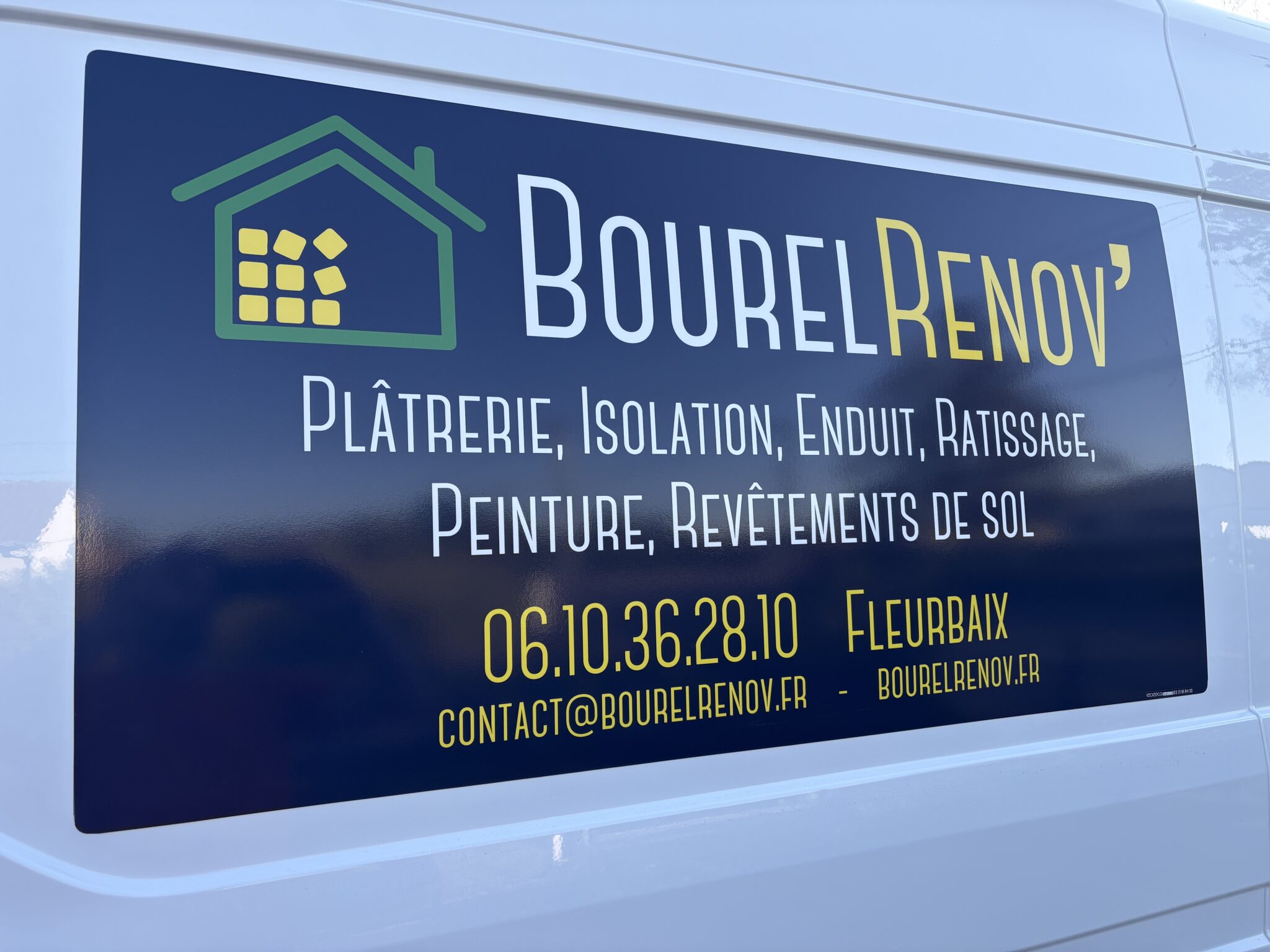 Véhicule Bourel Renov’, artisan intervenant à Fleurbaix et dans les communes voisines